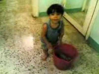 كوميدي ..... ظلم واضطهاد الاطفال