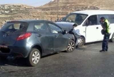 أربعة اصابات في حادث سير بين مركبتين في الظاهرية جنوب الخليل