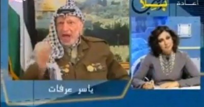 في فيديو نادر للشهيد عرفات .. شاهد كيف رد على المذيعة اللبنانية وانهى اللقاء