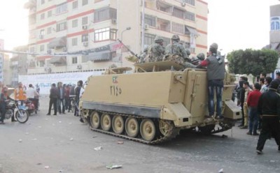 بالصور .. الجيش المصري يفرض سيطرته على مدينة بورسعيد