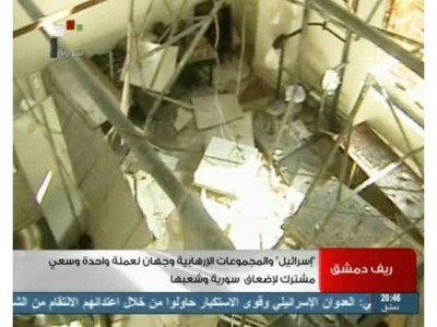 بالصور.. سوريا تعرض لقطات تظهر آثار القصف الإسرائيلي قرب دمشق