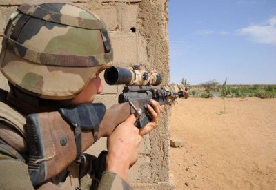 لافروف: فرنسا تكافح في مالي من سلحتهم في ليبيا
