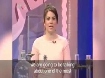 فيديو: مذيعة تصاب بالإغماء على الهواء وهي تتحدث عن الأكسجين