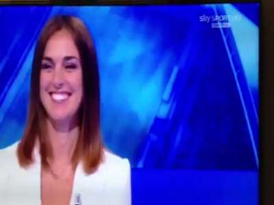 بالفيدو… ليوناردو يطلب يد صديقته المذيعة على الهواء