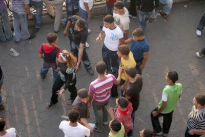 بالفيديو: التحرش الجنسي بشكل فاضح وعلني في شوارع مصر