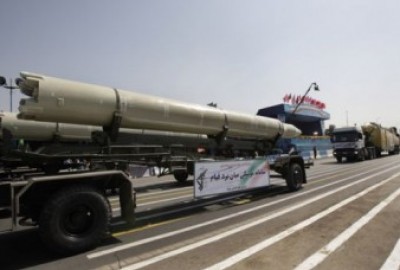 ايران تكشف عن صاروخ بالستي واسلحة عسكرية جديدة