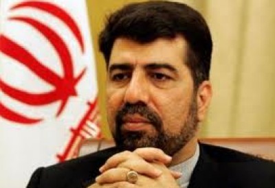 شبان غاضبون يطردون السفير الإيراني في لبنان من طرابلس