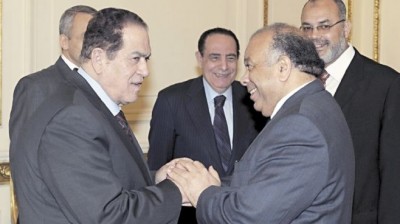 مصطفى بكرى يكتب: المرشد عرض على الجنزورى الترشح للرئاسة بشرط أن يختار الشاطر نائباً له