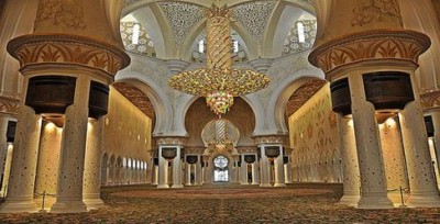 مقتل واصابة 18 اثر انهيار سقف مسجد في أبو ظبي