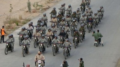 شاهد بالصور: تأهب قوات "آل محمد" و"الإمام علي" لقمع احتجاجات بإيران