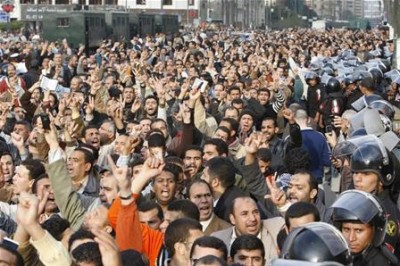 امريكا تحذر رعاياها بمصر من المظاهرات حتى السلمية منها التى ستصبح عنيفة فى وقت قصير