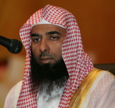 وسط الجدل الذي تشهده المملكة حول قضية أحاديث "بول الإبل" ...إمام المسجد النبوي يهاجم "دجاجلة المقاومة والممانعة"