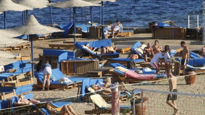 مصرع وإصابة عشرات السائحين في حادث بمصر