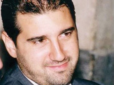 قبرص تسحب جنسيتها من رامي مخلوف ابن خال الأسد