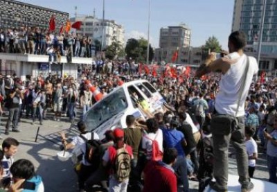 الحكومة التركية تتراجع أمام "ربيع اسطنبول" وعن مواجهة آلاف المتظاهرين