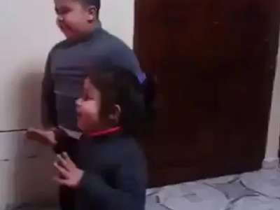 فيديو .. والله لنكيّف 2 : طفلان يقلدان أغنية لـ"طيور الجنة" بطريقة مضحكة