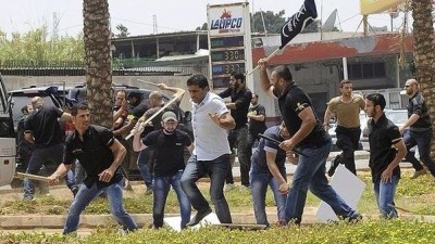 مقتل قيادي طلابي مناهض لحزب الله أمام السفارة الإيرانية في بيروت