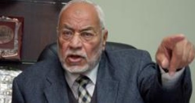 المرشد السابق للإخوان المسلمين:درّبت ياسر عرفات بنفسي وكان "يضربلي تعظيم سلام" وهو "رئيس قد الدنيا"