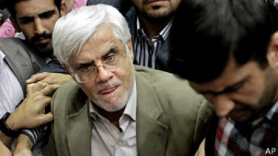 بناء على طلب محمد خاتمي.. انسحاب محمد رضا عارف المرشح ذو التوجهات الاصلاحية من الانتخابات الإيرانية