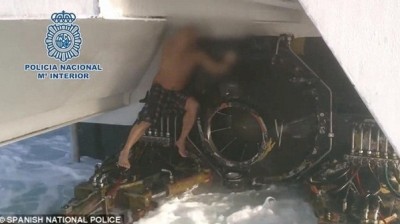 جزائري يتسلل إلى إسبانيا مختبئاً في مراوح عبّارة