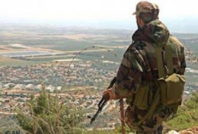 في الذكرى السابعة للحرب الاخيرة بين اسرائيل وحزب الله.. اعلام حزب الله ترفع على جدار الحدود