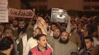 دعاة إسلاميون مقربون من الإخوان يصدرون فتاوي دينية تحلل قتل من يخرج ضد مرسي في 30 يونيو