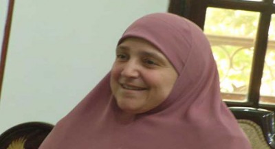 إخوان مصر: زوجة الرئيس "مرسي" تقسم أنه لا ينام حتى تبل دموعه الوسادة