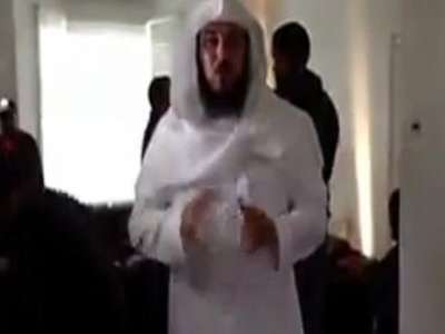 الشيخ "العريفي" ينفي انباء اصابته .. فيديو