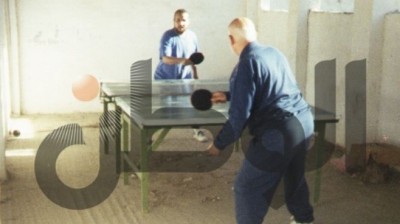 بالصور:صحف مصرية تكشف علاقة الإخوان بالفلول وتفضح "رفاهية" قيادات الجماعة داخل سجون مبارك