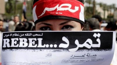 مؤيدو ومعارضو مرسي يكتبون"وصايا استشهادهم".. نجل الشاطر يستشهد بآية قرآنية.. وسيدة مصرية توصى زوجها بإرسال بنتها و"الثلاجة" لأمها