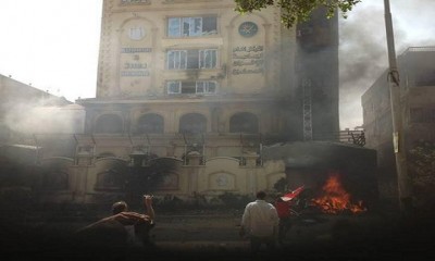 شاهد بالصور والفيديو : احراق واقتحام المقر الرئيسي للاخوان في المقطم والاستعانة بالجيش والمدرعات