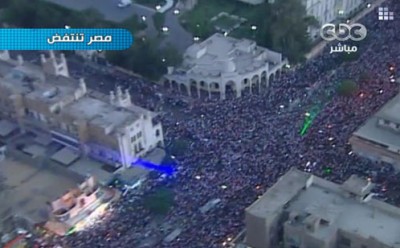 بالفيديو والصور .."CBC" تنقل أحداث الاتحادية بطائرة