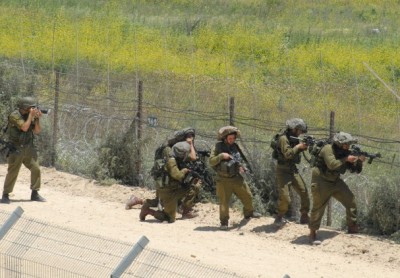 إسرائيل تقيم مواقع عسكرية على الحدود مع سوريا