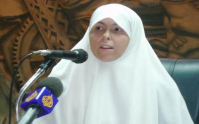 خديجة الشاطر : من اقتحموا منزلنا قالوا لنا "أسيادكم راجعين تاني"