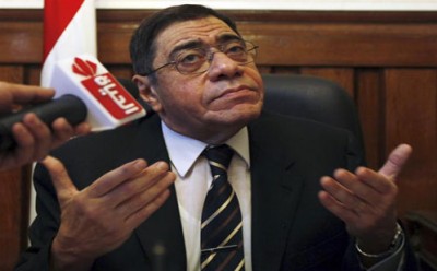 عبد المجيد محمود يعتذر عن منصبه كنائب عام