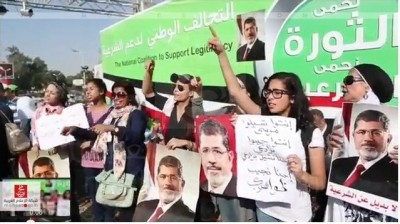 بالفيديو .. بنات مصر الجديدة و مدينة نصر في "رابعة العدوية" تأيدا لـ"مرسي"