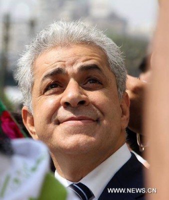 صورة نادرة للزعيم الناصري المصري "حمدين صباحي" مع الشهيد "ياسر عرفات" .. شاهد