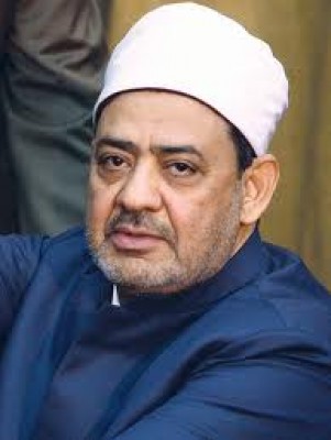 شيخ الأزهر يندد بأحداث دار الحرس الجمهوري ويحذر من فتنة