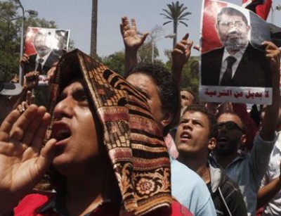 صحيفة هولندية: استبعاد الاخوان المسلمين قد يسقط مصر في الهاوية