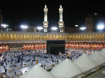 السعودية تهدد بطرد غير المسلمين وإنهاء عقودهم إذا خالفوا رمضان وجاهروا بالأكل والشرب