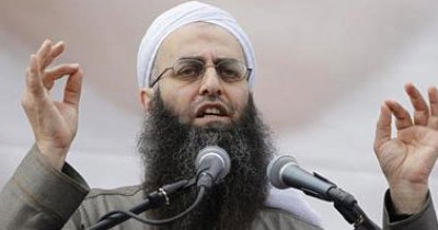 أنصار الشيخ أحمد الأسير ينظمون مسيرة تجوب شوارع عبرا