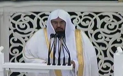 إمام الحرم المكى يدعو لمصر باكيًا
