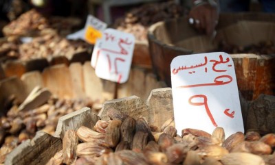 أسواق التمر في مصر.. "السيسي" و"تمرد" الأجود والأغلى ثمنًا!
