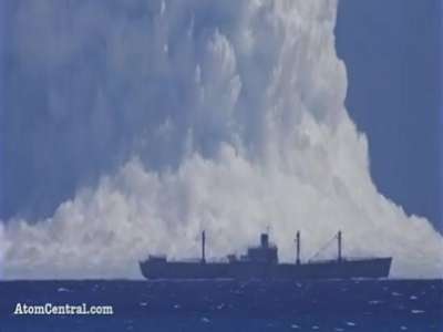 مرعب: انفجار قنبلة نووية .. تجربة في عمق البحر
