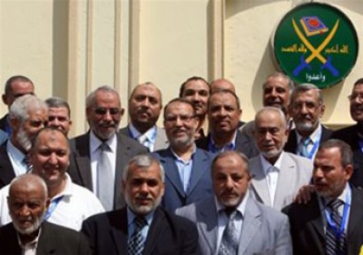 محكمة مصرية تقضي بحظر وحل جماعة الإخوان