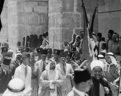 ملك العراق فيصل الأول و ملك الأردن عبد الله الأول في القدس عام 1933