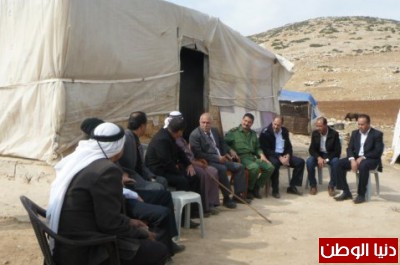 المحافظ الخندقجي يتفقد خربة ابزيق ويطلع على احتياجات المواطنين فيها