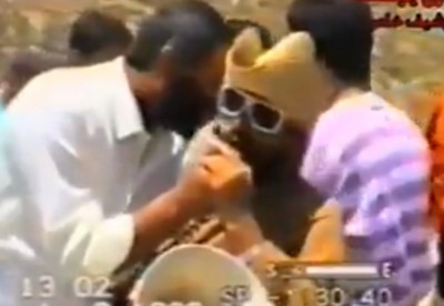 بالفيديو ..من ذكريات "الابعاد" في مرج الزهور جنوب لبنان عام 1992م مصارعة حرة بين قادة في القسام