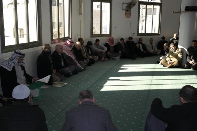 المحافظ الخندقجي يشارك في اجتماع أئمة ومؤذني المساجد بالمحافظة