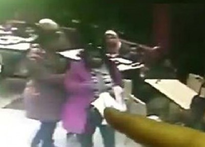 بالفيديو.. طريقة مبتكرة لسرقة حقائب السيدات في القاهرة